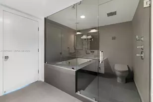 5875 Collins Ave, Miami Beach, FL 33140 - Photo 16