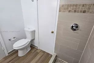 2424 SE 17th Causeway, Fort Lauderdale, FL 33316 - Photo 6