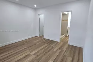 2424 SE 17th Causeway, Fort Lauderdale, FL 33316 - Photo 8