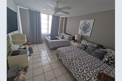 2780 NE 183rd St #1903, Aventura, FL 33160 - Photo 4