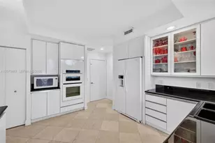 21050 Point Pl, Aventura, FL 33180 - Photo 18