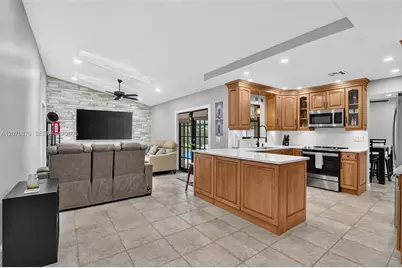 4225 NW 7th Pl, Deerfield Beach, FL 33442 - Photo 14