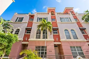 1033 NE 17th Way, Fort Lauderdale, FL 33304 - Photo 1