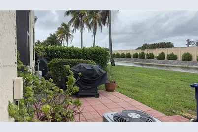 9925 NW 57th Manor, Coral Springs, FL 33076 - Photo 30