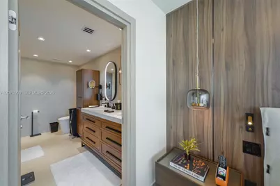 888 Biscayne Blvd #1509, Miami, FL 33132 - Photo 16