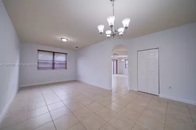 139 NE 26th Ave, Homestead, FL 33033 - Photo 4