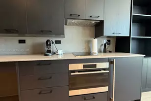20 NE 11th St, Miami, FL 33132 - Photo 14
