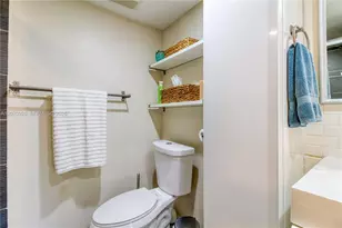 3095 N Oakland Forest Dr, Oakland Park, FL 33309 - Photo 18