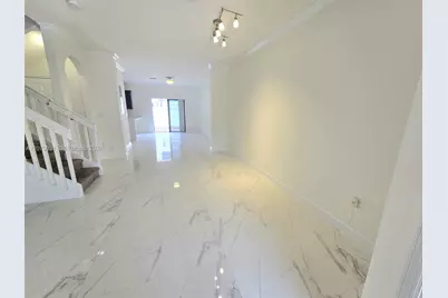 9267 W 34th Ct, Hialeah, FL 33018 - Photo 12