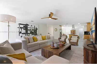 9780 Bel Aire Dr, Cutler Bay, FL 33157 - Photo 12