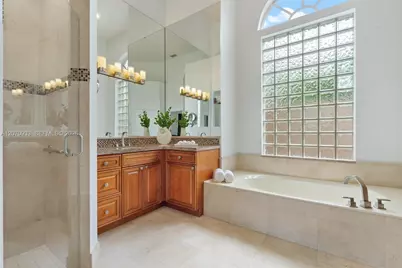 2733 Meadowood Dr, Weston, FL 33332 - Photo 14