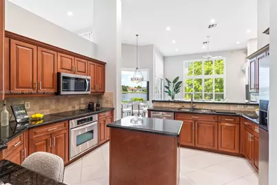 2733 Meadowood Dr, Weston, FL 33332 - Photo 8