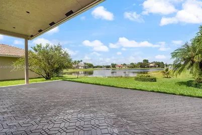 2733 Meadowood Dr, Weston, FL 33332 - Photo 22