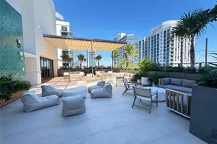 11 NE 6th St, Miami, FL 33132 - Photo 18