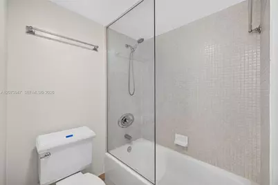 3731 N Country Club Dr #1023, Aventura, FL 33180 - Photo 38