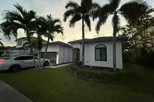 1825 SE 20th Rd, Homestead, FL 33035 - Photo 2