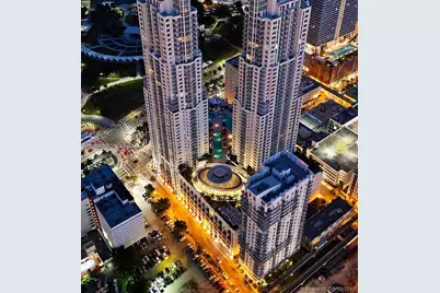 253 NE 2nd St #902, Miami, FL 33132 - Photo 2