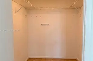 253 NE 2nd St, Miami, FL 33132 - Photo 6