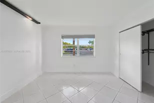 8411 NW 8th St, Miami, FL 33126 - Photo 10