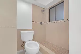 15545 N Miami Lakeway N, Miami Lakes, FL 33014 - Photo 16