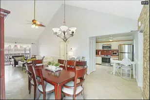 10521 Mahogany Key Circle, Miami, FL 33196 - Photo 6