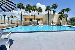 8615 NW 8th St, Miami, FL 33126 - Photo 34