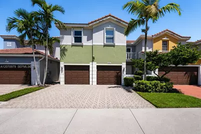 8061 NW 114th Pl #8061, Doral, FL 33178 - Photo 2