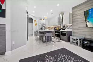 8061 NW 114th Pl, Doral, FL 33178 - Photo 6