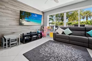 8061 NW 114th Pl, Doral, FL 33178 - Photo 14