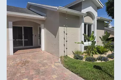 10076 NW 51st Ter, Doral, FL 33178 - Photo 4
