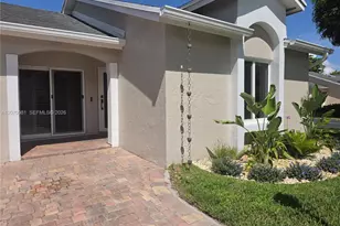 10076 NW 51st Terrace, Doral, FL 33178 - Photo 4