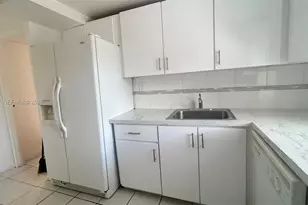 210 172nd St, Sunny Isles Beach, FL 33160 - Photo 2