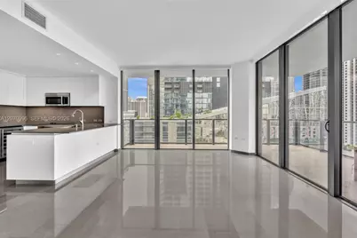 68 SE 6th St #1702, Miami, FL 33131 - Photo 4