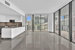 68 SE 6th St, Miami, FL 33131 - Photo 4