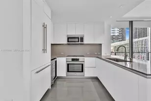 68 SE 6th St, Miami, FL 33131 - Photo 12