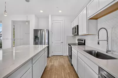 771 NW 84th Ter, Plantation, FL 33324 - Photo 4
