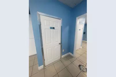 4224 W 16th Ave, Hialeah, FL 33012 - Photo 10