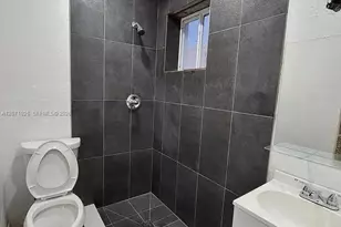 734 SW 4th St, Miami, FL 33130 - Photo 2
