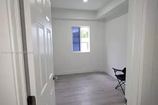 734 SW 4th St, Miami, FL 33130 - Photo 8