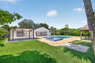 10890 SW 95th St, Miami, FL 33176 - Photo 50