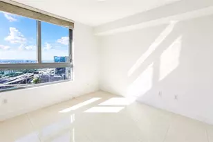 90 SW 3rd St, Miami, FL 33130 - Photo 4