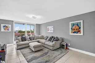 16565 NE 26th Ave, North Miami Beach, FL 33160 - Photo 8