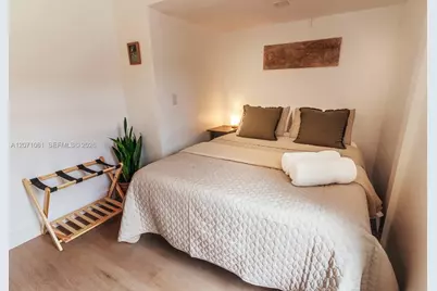 2515 NE 182nd St, North Miami Beach, FL 33160 - Photo 12