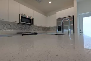 8001 NW 41st St, Doral, FL 33166 - Photo 44