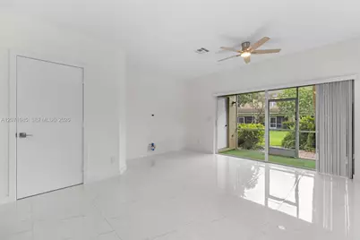 12133 SW 3rd St #12133, Pembroke Pines, FL 33025 - Photo 12
