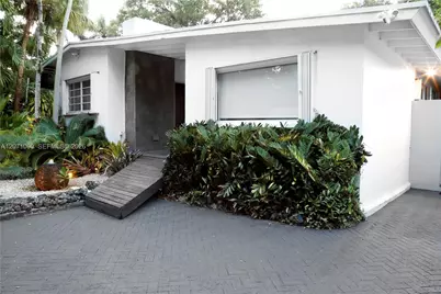 3596 Main Hwy, Miami, FL 33133 - Photo 2