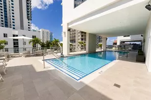 239 SW 9th St, Miami, FL 33130 - Photo 14