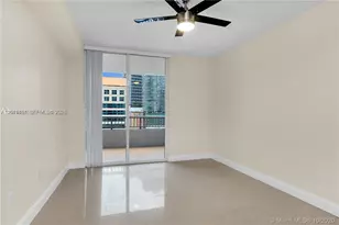 170 SE 14th St, Miami, FL 33131 - Photo 10