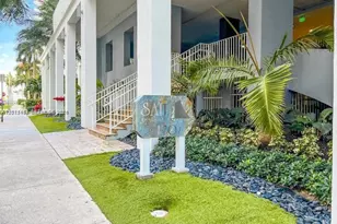 170 SE 14th St, Miami, FL 33131 - Photo 2