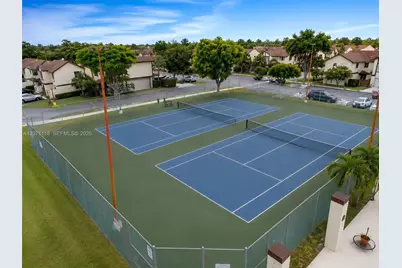 525 NW 100th Ct #525, Miami, FL 33172 - Photo 24